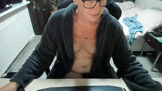 Snapshot of minoesje37 chatting on 09-15-25, 07:36 minoesje37 online show from 09-15-25, 07:36