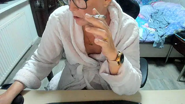 Snapshot of minoesje37 chatting on 10-05-25, 06:50 minoesje37 online show from 10-05-25, 06:50