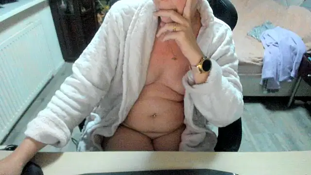 Snapshot of minoesje37 chatting on 10-15-25, 07:36 minoesje37 online show from 10-15-25, 07:36