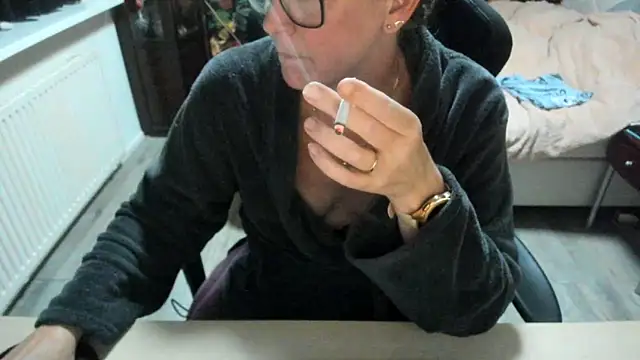 Snapshot of minoesje37 chatting on 10-30-25, 08:31 minoesje37 online show from 10-30-25, 08:31