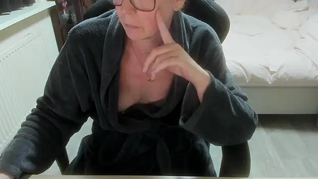 Snapshot of minoesje37 chatting on 02-18-26, 08:38 minoesje37 online show from 02-18-26, 08:38