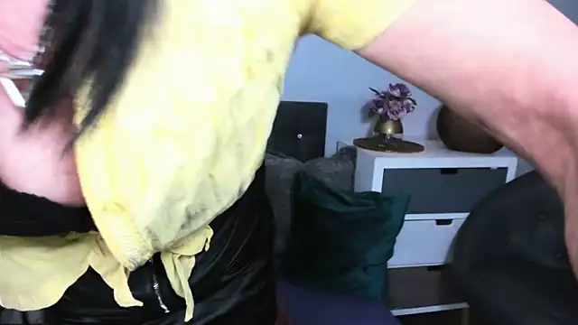 CrystalVip online show from 04-22-26, 04:37