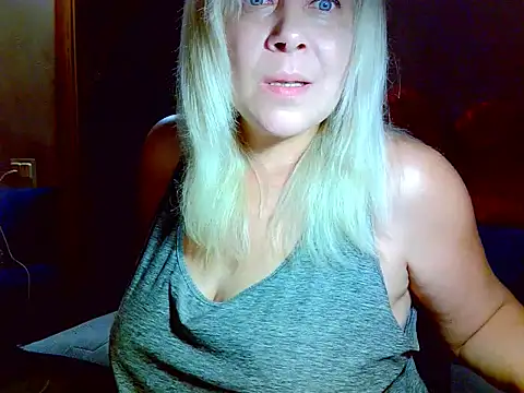 Snapshot of AgoniA7 chatting on 07-16-26, 06:36 AgoniA7 online show from 07-16-26, 06:36