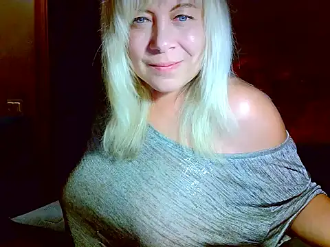 Snapshot of AgoniA7 chatting on 07-18-26, 06:23 AgoniA7 online show from 07-18-26, 06:23