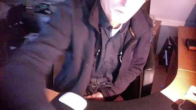 Snapshot of outlaw200 chatting on 12-11-24, 08:04 outlaw200 online show from 12-11-24, 08:04