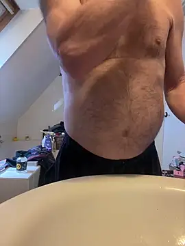 Snapshot of outlaw200 chatting on 12-25-24, 11:33 outlaw200 online show from 12-25-24, 11:33