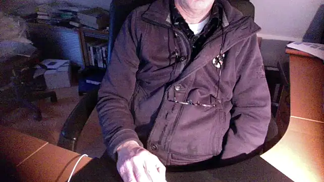 Snapshot of outlaw200 chatting on 01-09-25, 08:13 outlaw200 online show from 01-09-25, 08:13