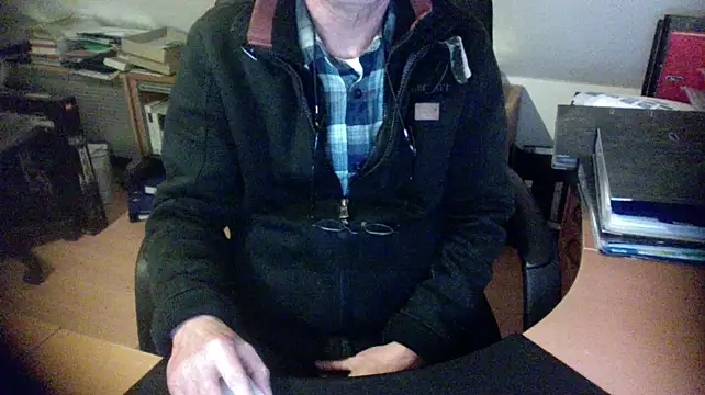 Snapshot of outlaw200 chatting on 01-13-25, 06:38 outlaw200 online show from 01-13-25, 06:38