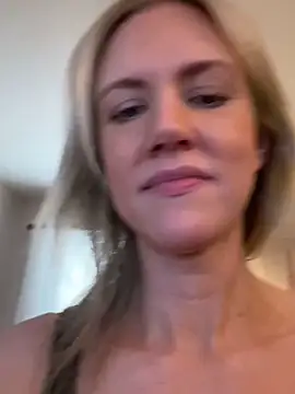 Kay Cakes online show from 12-17-25, 04:46