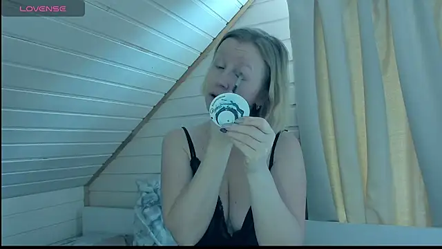 Snapshot of I_AM_MILF chatting on 02-06-25, 07:56 I AM MILF online show from 02-06-25, 07:56