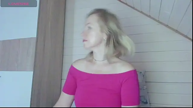Snapshot of I_AM_MILF chatting on 09-17-25, 05:20 I AM MILF online show from 09-17-25, 05:20