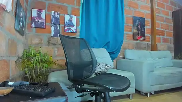 Snapshot of Zack_Grey chatting on 03-01-25, 05:05 Zack Grey online show from 03-01-25, 05:05