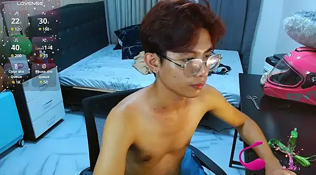 Snapshot of WildestTwink chatting on 03-05-25, 12:44 WildestTwink online show from 03-05-25, 12:44