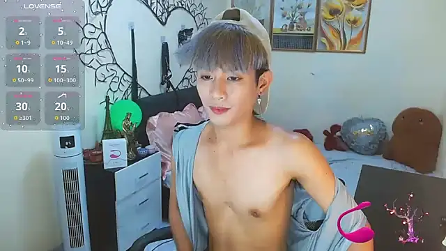 Snapshot of WildestTwink chatting on 09-08-25, 04:17 WildestTwink online show from 09-08-25, 04:17