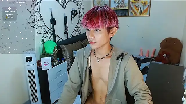 Snapshot of WildestTwink chatting on 10-02-25, 06:37 WildestTwink online show from 10-02-25, 06:37