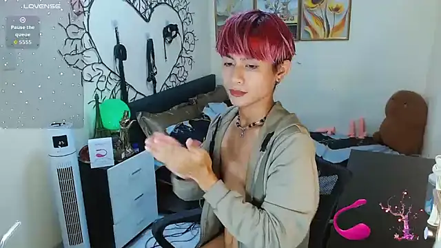 Snapshot of WildestTwink chatting on 10-03-25, 06:05 WildestTwink online show from 10-03-25, 06:05