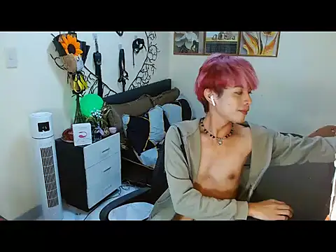 Snapshot of WildestTwink chatting on 10-08-25, 05:43 WildestTwink online show from 10-08-25, 05:43