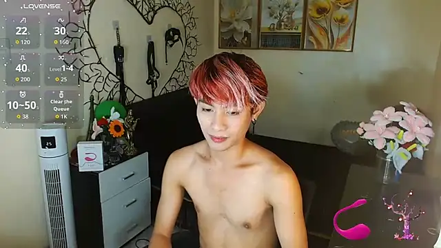 Snapshot of WildestTwink chatting on 10-17-25, 06:21 WildestTwink online show from 10-17-25, 06:21