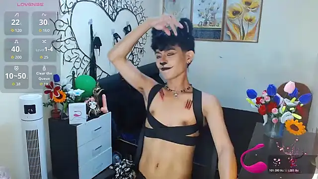 Snapshot of WildestTwink chatting on 10-31-25, 06:42 WildestTwink online show from 10-31-25, 06:42