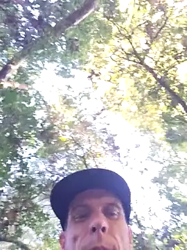 Snapshot of 415cali925 chatting on 10-21-25, 12:00 415cali925 online show from 10-21-25, 12:00