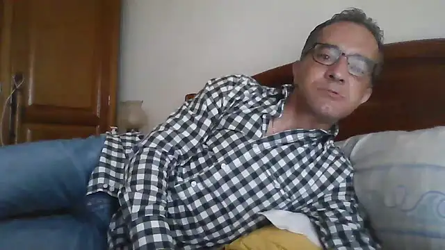 CarlosRocha73 online show from 04-13-26, 12:32