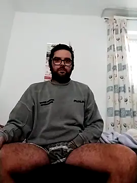 Snapshot of mmm_10 chatting on 03-11-26, 05:52 mmm 10 online show from 03-11-26, 05:52