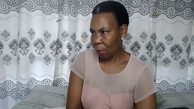 Snapshot of SuperNova40 chatting on 02-06-25, 06:29 SuperNova40 online show from 02-06-25, 06:29