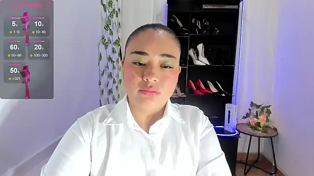 Snapshot of ReyleDoll chatting on 03-17-26, 09:40 ReyleDoll online show from 03-17-26, 09:40