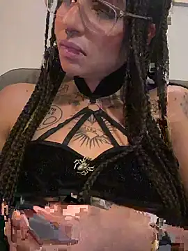 Snapshot of Fallengangel chatting on 02-22-25, 07:03 Fallengangel online show from 02-22-25, 07:03