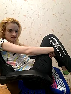 YogisticJuli666 online show from 02-20-25, 06:50