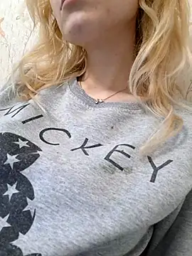 YogisticJuli666 online show from 03-07-25, 06:13