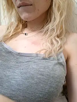 YogisticJuli666 online show from 03-10-25, 10:26