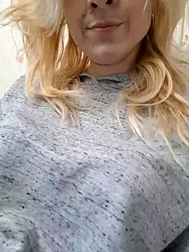 YogisticJuli666 online show from 03-11-25, 06:53