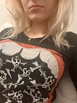 YogisticJuli666 online show from 10-20-25, 04:57