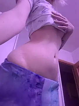 YogisticJuli666 online show from 10-21-25, 05:08