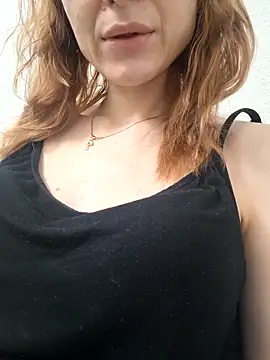 YogisticJuli666 online show from 12-15-25, 08:29