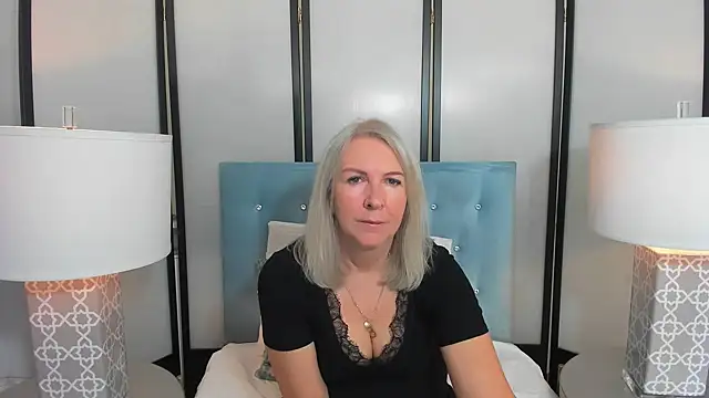 EricaTop online show from 10-12-25, 04:55