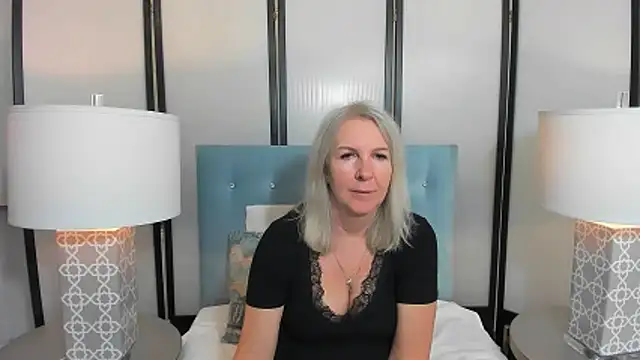 Snapshot of EricaTop chatting on 10-30-25, 09:26 EricaTop online show from 10-30-25, 09:26