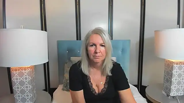 Snapshot of EricaTop chatting on 11-03-25, 04:52 EricaTop online show from 11-03-25, 04:52