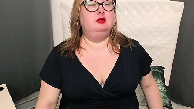 Snapshot of dirtyBonnie chatting on 01-25-25, 08:00 dirtyBonnie online show from 01-25-25, 08:00