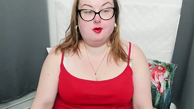 Snapshot of dirtyBonnie chatting on 02-15-25, 12:43 dirtyBonnie online show from 02-15-25, 12:43