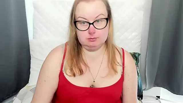 Snapshot of dirtyBonnie chatting on 10-16-25, 10:16 dirtyBonnie online show from 10-16-25, 10:16