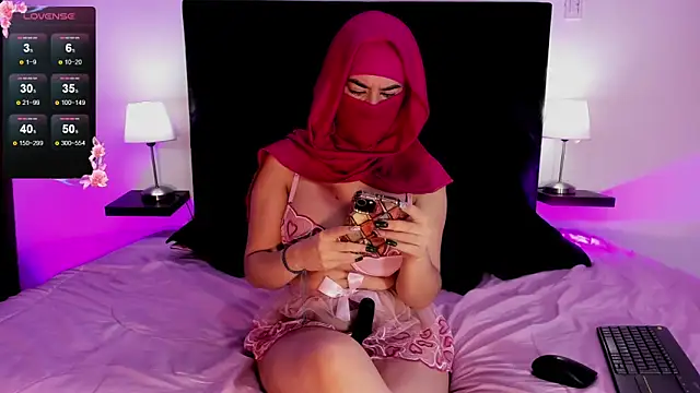 Snapshot of Zafira_Alabi chatting on 12-19-24, 02:02 Zafira Alabi online show from 12-19-24, 02:02