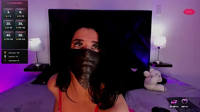 Snapshot of Zafira_Alabi chatting on 02-15-25, 10:21 Zafira Alabi online show from 02-15-25, 10:21