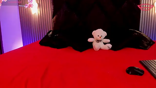 Snapshot of Zafira_Alabi chatting on 10-22-25, 03:45 Zafira Alabi online show from 10-22-25, 03:45