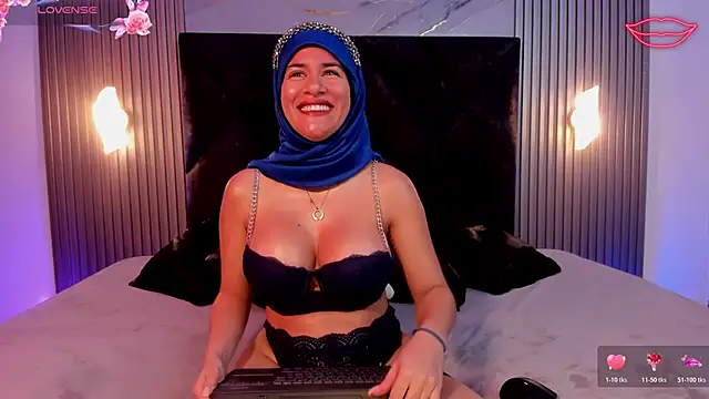 Snapshot of Zafira_Alabi chatting on 11-15-25, 05:09 Zafira Alabi online show from 11-15-25, 05:09