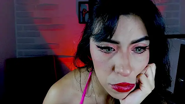 Snapshot of sky_girl1 chatting on 12-18-24, 04:53 sky girl1 online show from 12-18-24, 04:53