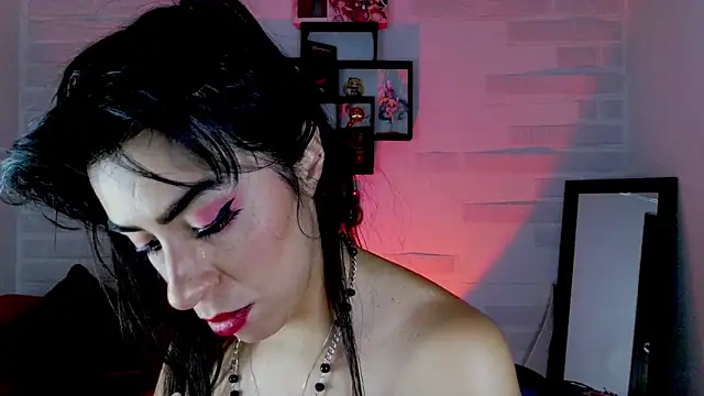 Snapshot of sky_girl1 chatting on 12-23-24, 11:36 sky girl1 online show from 12-23-24, 11:36