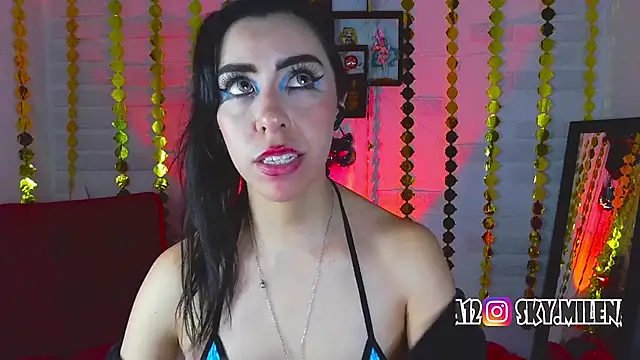 Snapshot of sky_girl1 chatting on 02-28-25, 03:48 sky girl1 online show from 02-28-25, 03:48