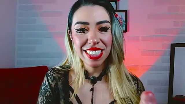 Snapshot of sky_girl1 chatting on 10-22-25, 01:39 sky girl1 online show from 10-22-25, 01:39